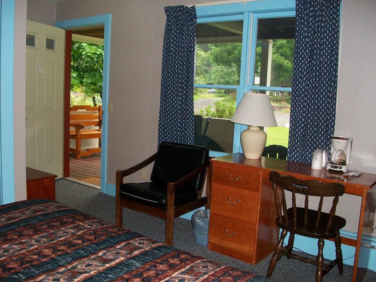 Mohican Motel 2*